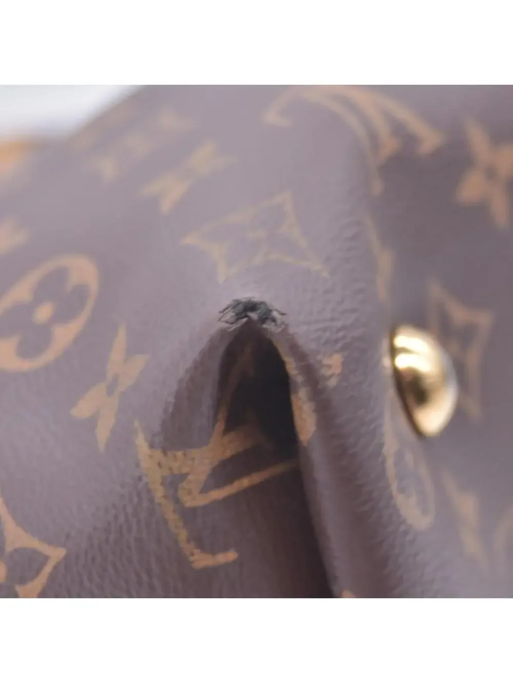 $2940 RFID Louis Vuitton Monogram Carryall PM